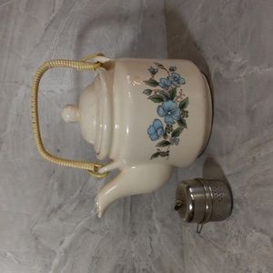 Teapot vintage Nevco woven wicker handle